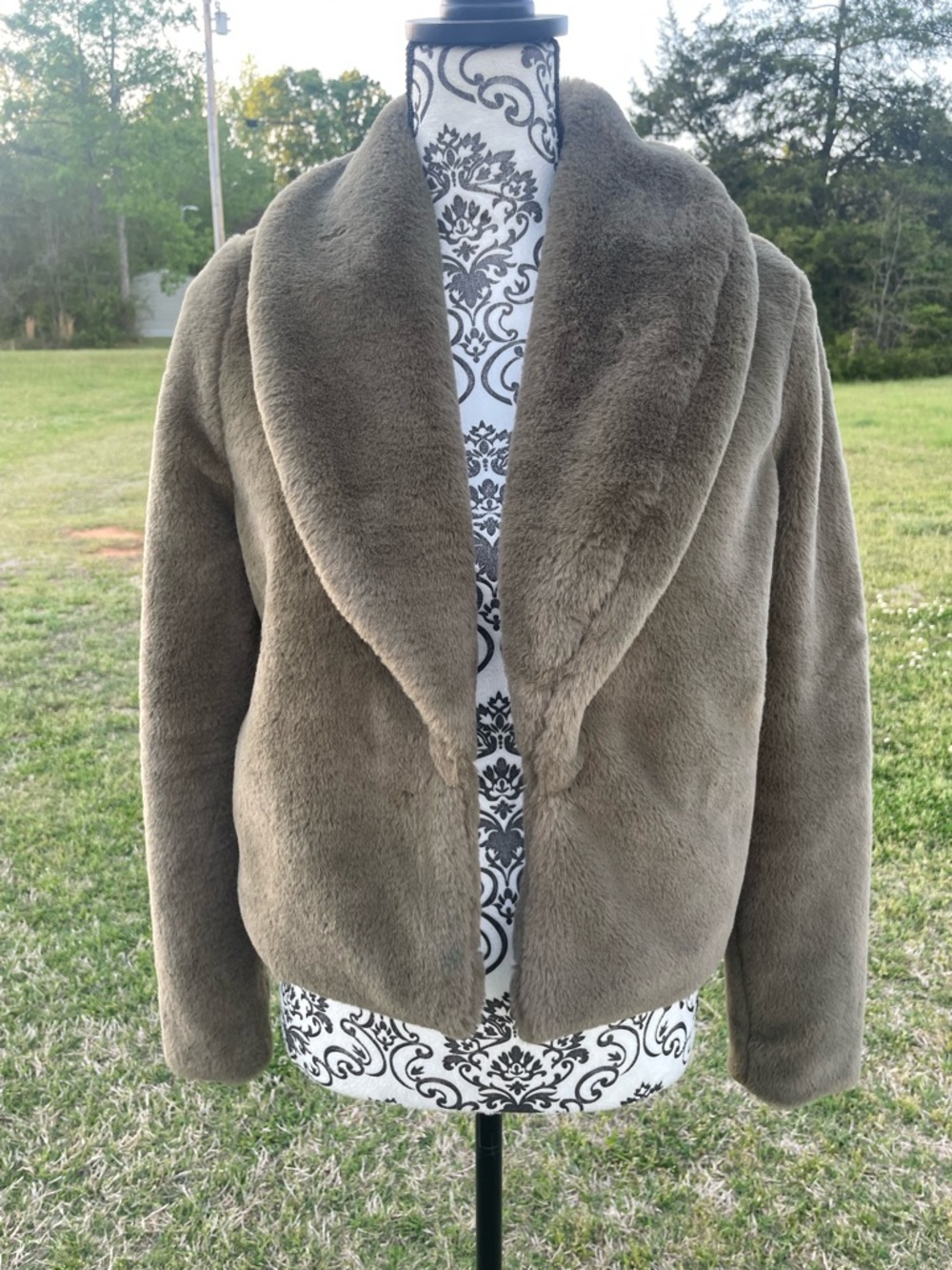 Rampage Olive Taupe Faux Fur Cropped Jacket